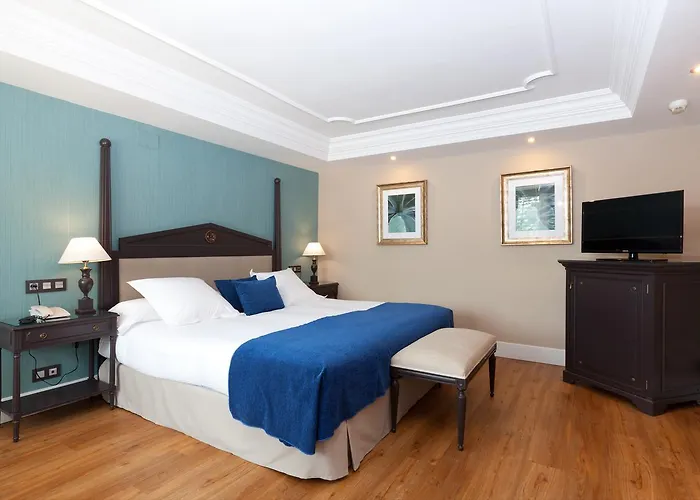 Monteros & ホテル マルベーリャ