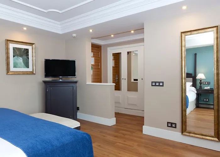 Monteros & ホテル 5*