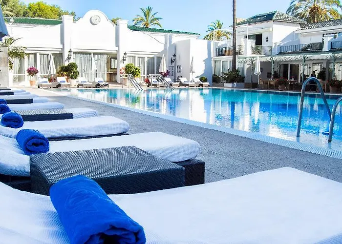 Monteros & ホテル