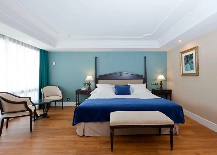 Monteros & ホテル